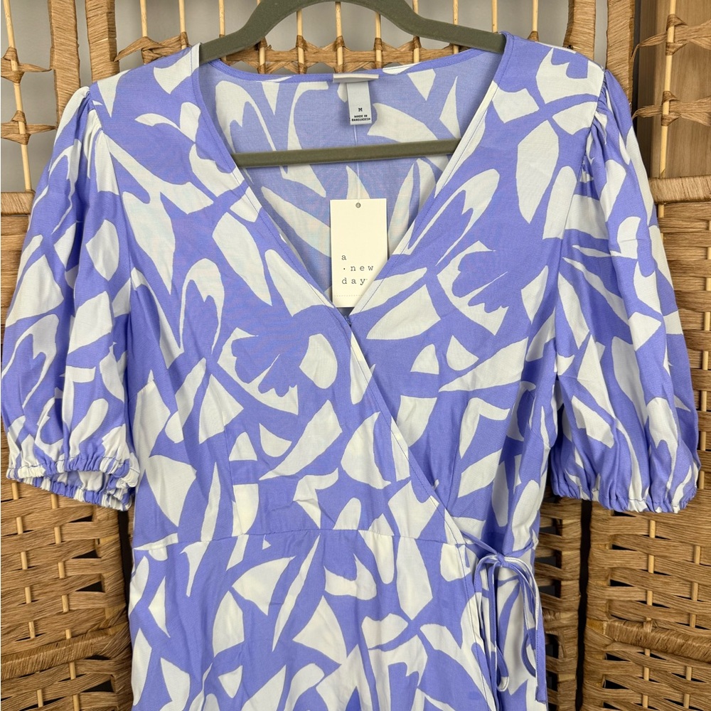 NWT A New Day Lavender and White Wrap Dress Pockets Size Medium - Picture 2 of 13